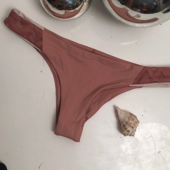 Tavik bikini bottoms size large - Picture 1 of 4
